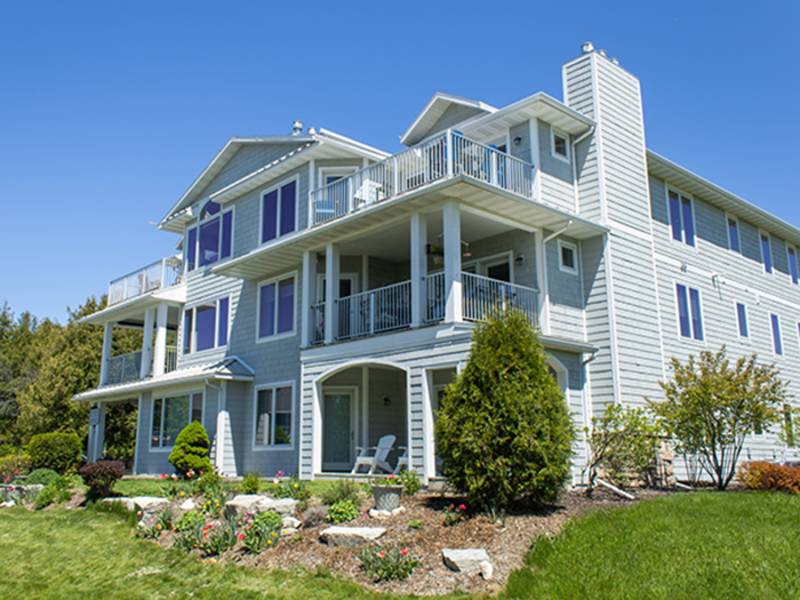 Resorts & Condos Shoreline Village Condominiums
