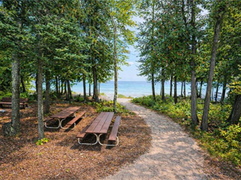 Find Lodging in Door County Twin Peaks on Sand Bay