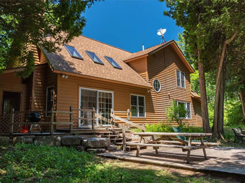 Find Lodging in Door County Waterfront 4-bedroom Home in Rowley’s Bay