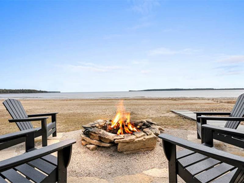Find Lodging in Door County Moonlight Bay Retreat