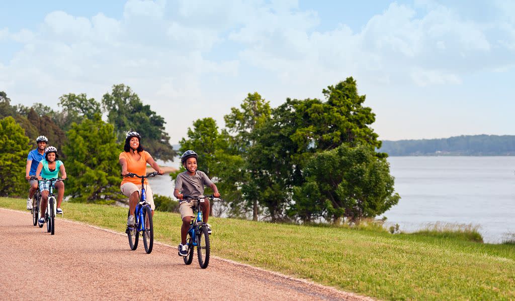 Colonial parkway