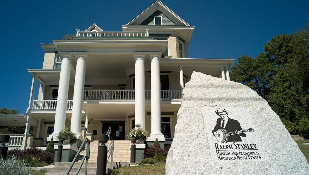 Boot Hill Museum - The Long Branch was a gentlemen's saloon. There were no  women, singing or dancing allowed. For those things one had to go south of  the railroad tracks. Chalkley