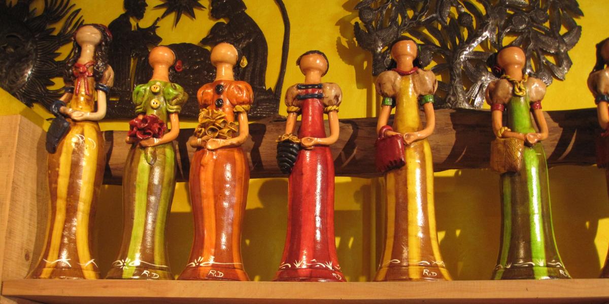 faceless dolls and taino plates