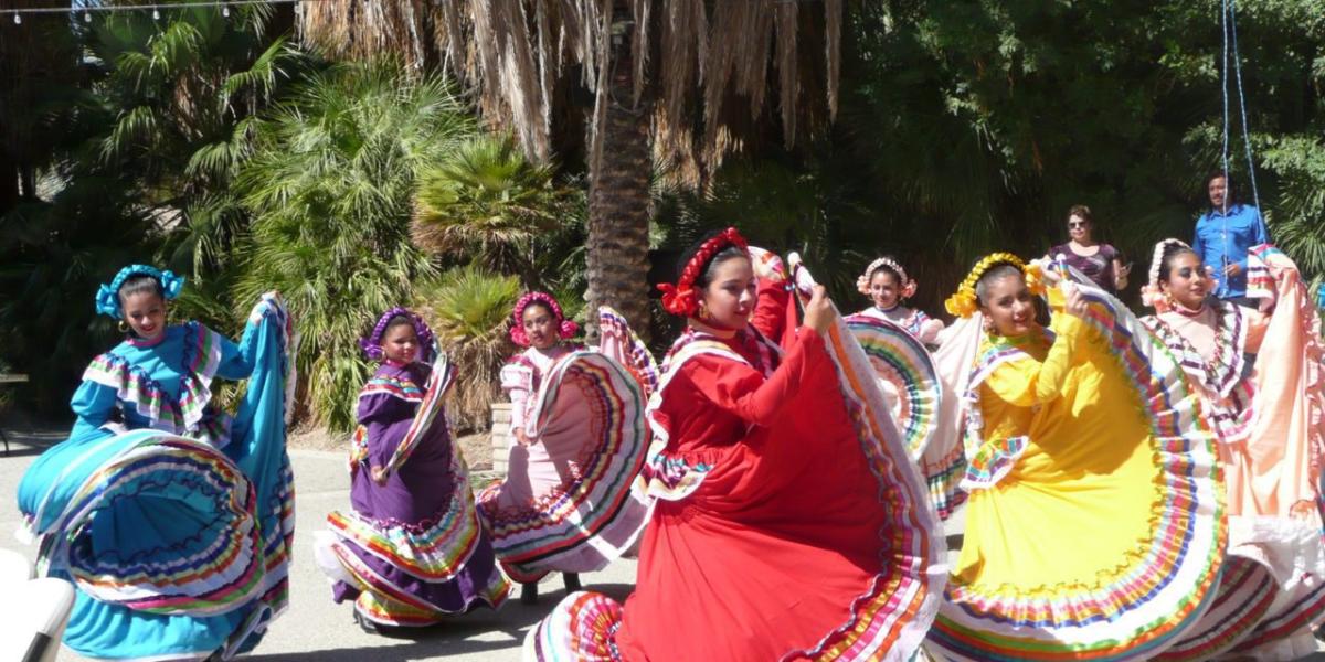 Mexican Dancers