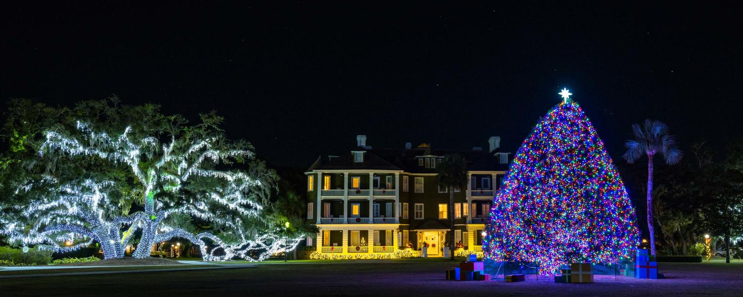 Golden Isles Holiday Events Christmas Lights Parades Jekyll Island S Historic District Comes Alive Each Holiday Season With Beautiful Christmas Lights