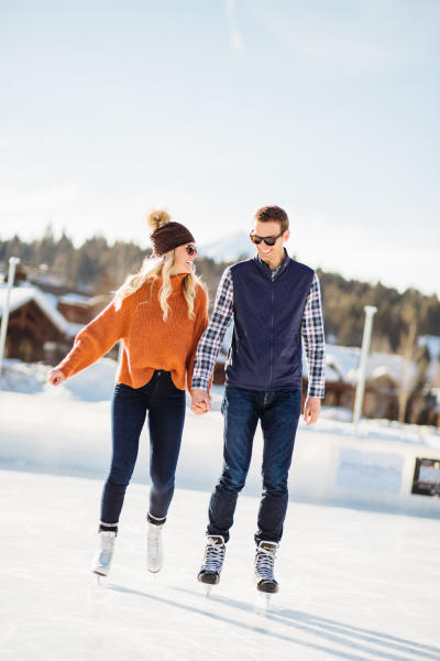 Couples skating