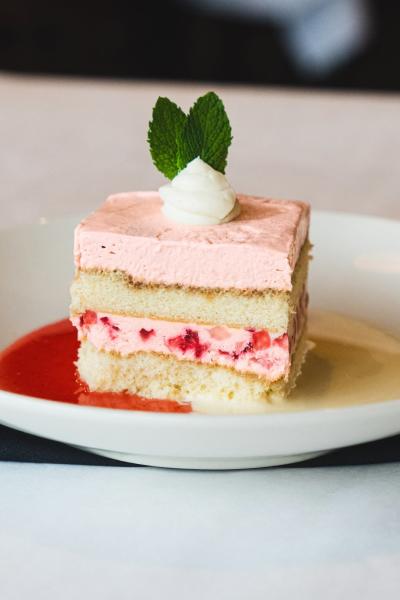 Amerigo Strawberry Tiramasu
