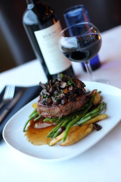 steak with mushrooms at cafe pamlico