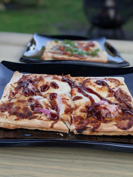 three spirits tavern bbq flatbread