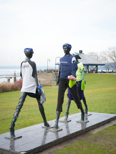 Gene Coulon Statues Seahawks