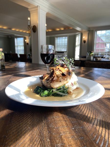 Franconia Inn - Dining (photo of meal in the dining room)
