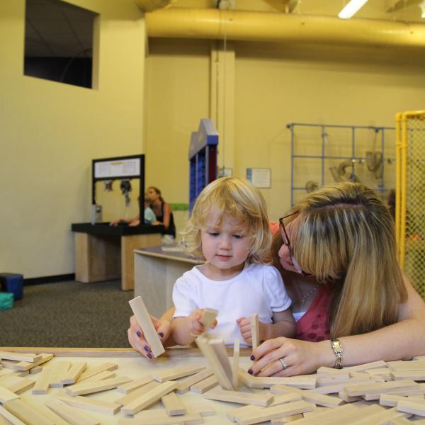 Wonderlab Museum - Mother/Daughter