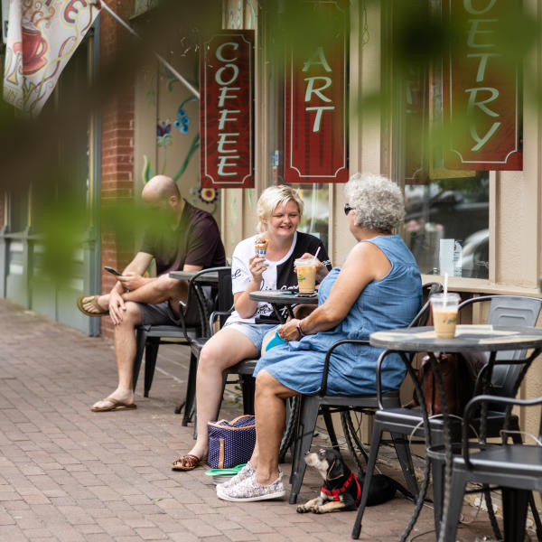 Taste Full Beans - Outdoor Dining - Ice Crean - Coffee - Dog