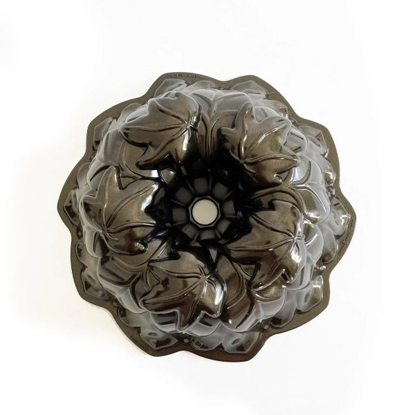 Autumn Leaves Bundt Pan - Stock Culinary