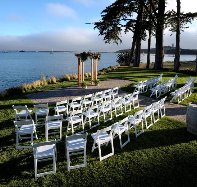 Outdoor-wedding-space-at-maverick-house-in-half-moon-bay