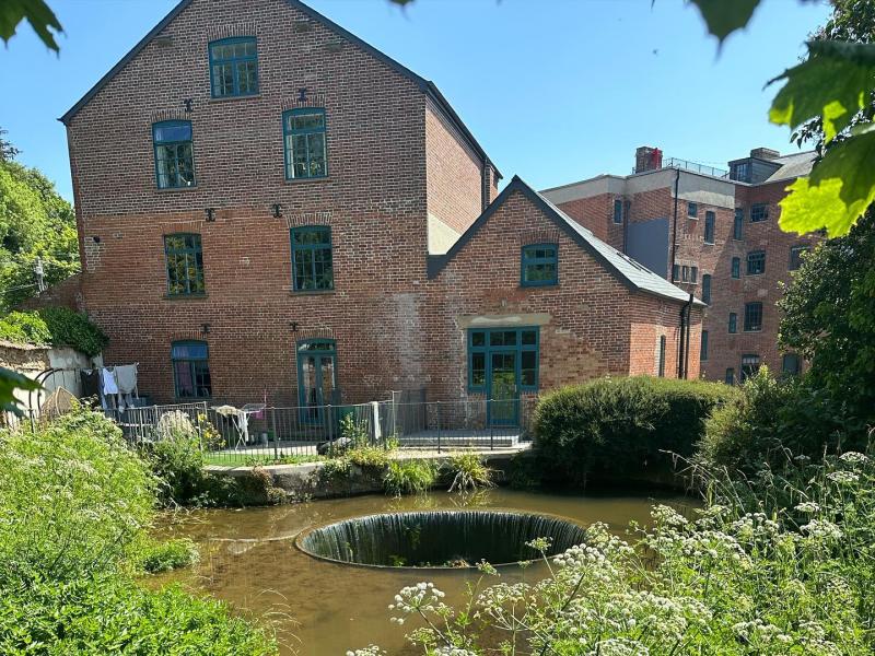 tumbling weir