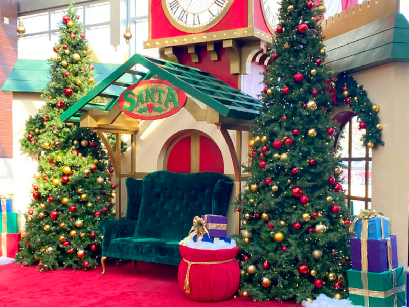 Cross Creek Mall Santa Photos