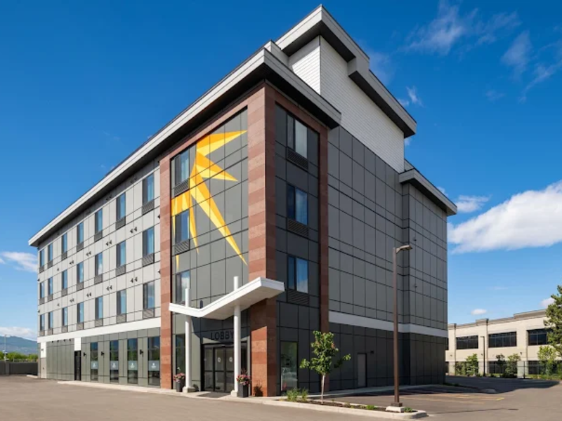 La Quinta Inn & Suites By Wyndham Kelowna
