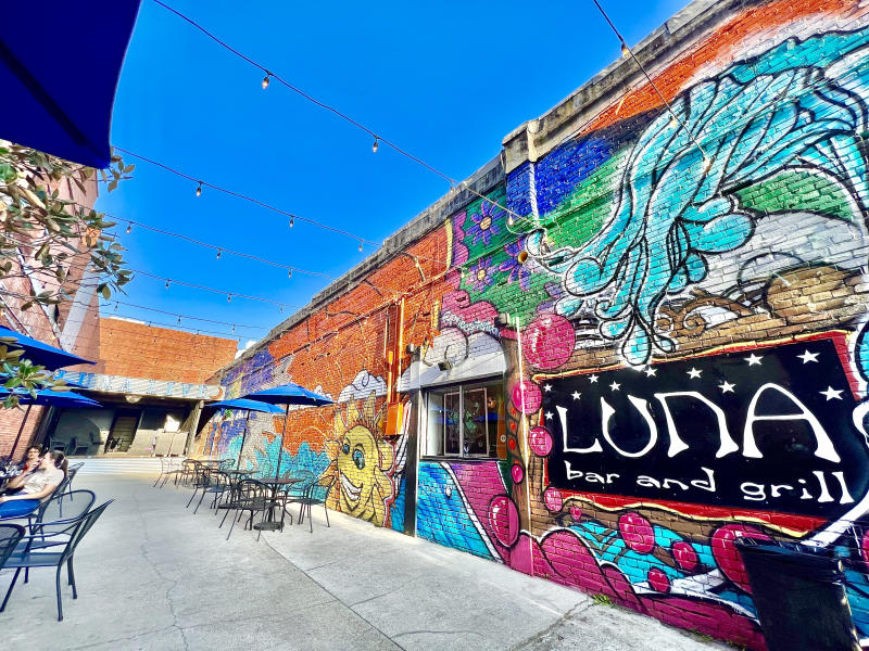 Luna Bar and Grill Mural