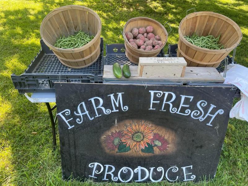 Watch for roadside vegetable stands along county roads (and sometimes in town, too!) throughout Morgan County.