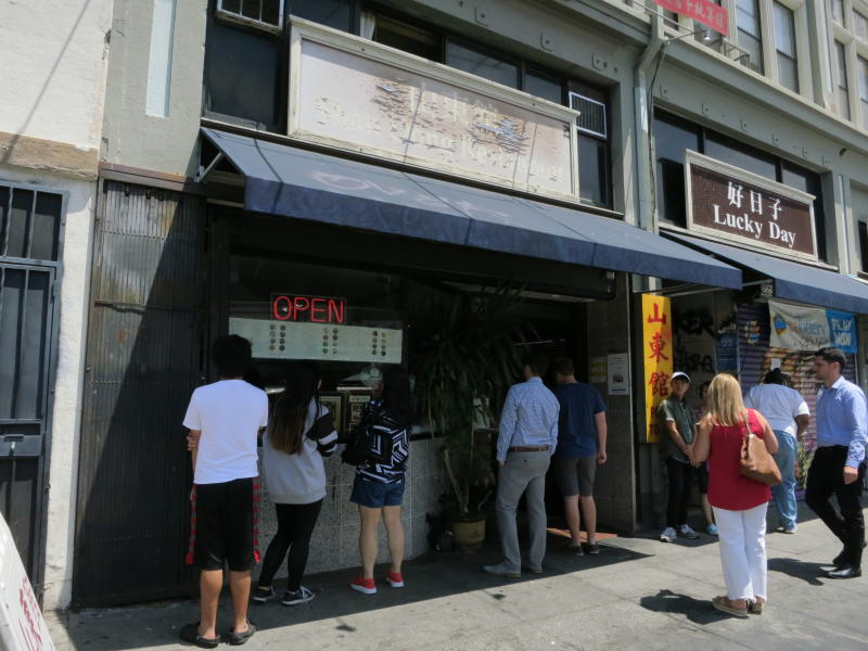 Shan Dong is the most popular restaurant in Oakland's Chinatown. Locals and tourists alike will wait in a long line for seating outside of the restaurant during lunch and dinner hours.