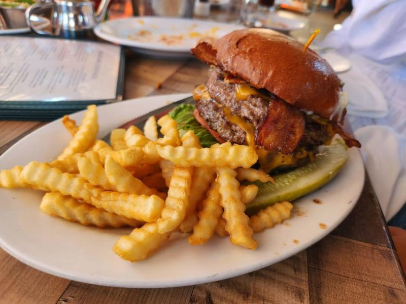 bongo johnny's big kahuna burger