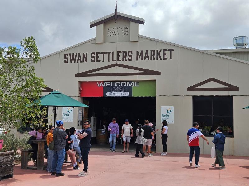 Swan Settlers Market