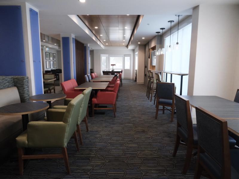 holiday inn dining space