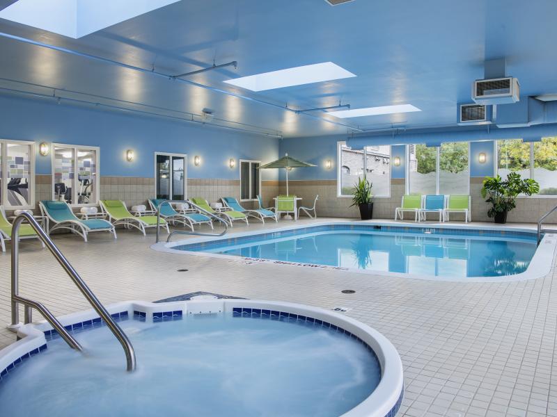 holiday inn pool