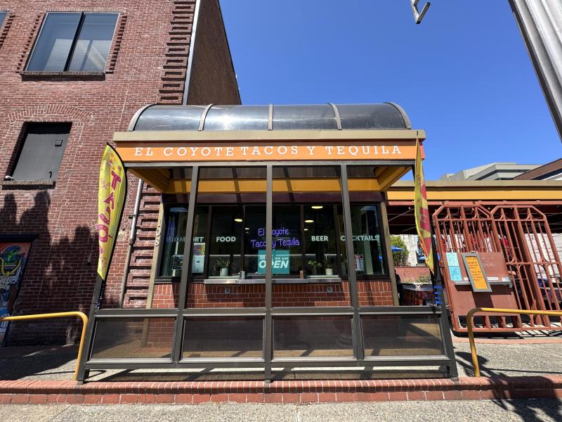 El Coyote Storefront Image