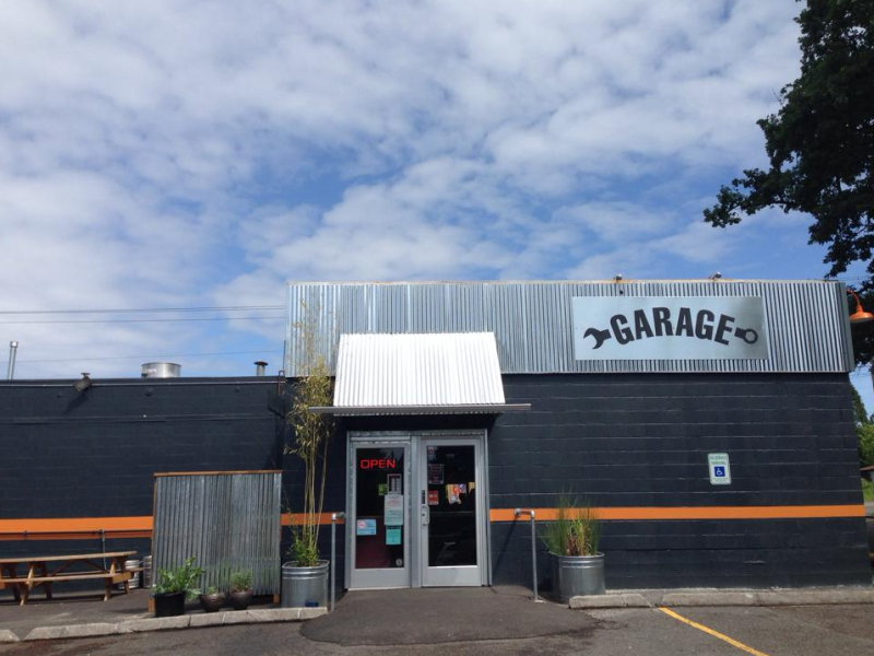 Garage Bar & Grille