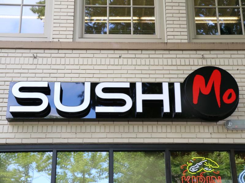 sushi mo sign