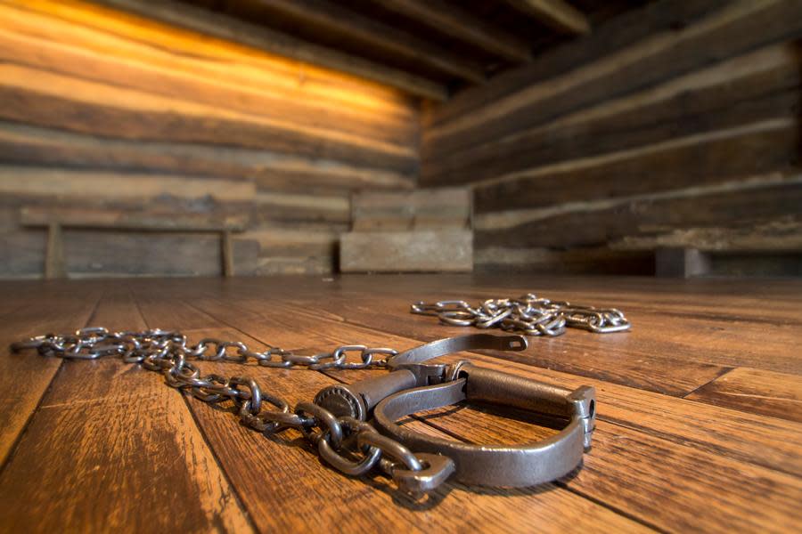 Shackles in the Slave Pen at Freedom Center (photo: Ronald M. Salerno)