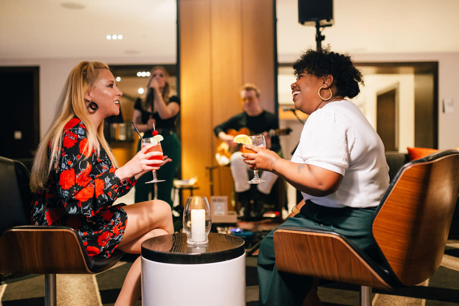 Le Meridien Live Music Women Drinks