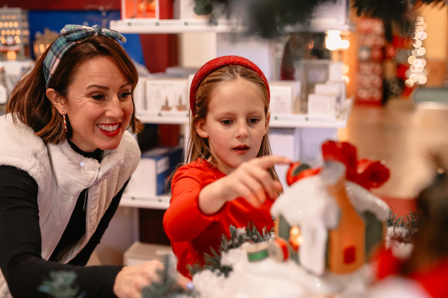 Santa-Claus-Christmas-Store-Christmas-2025-Tilt
