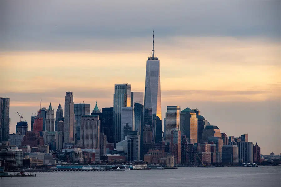 NYC & COMPANY SKYLINE