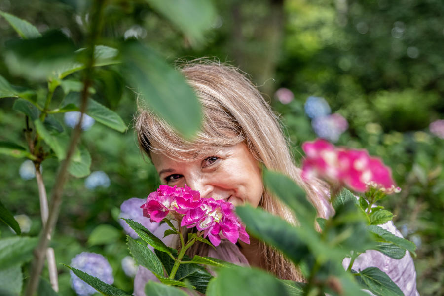 elizabethan gardens flower wellness spring