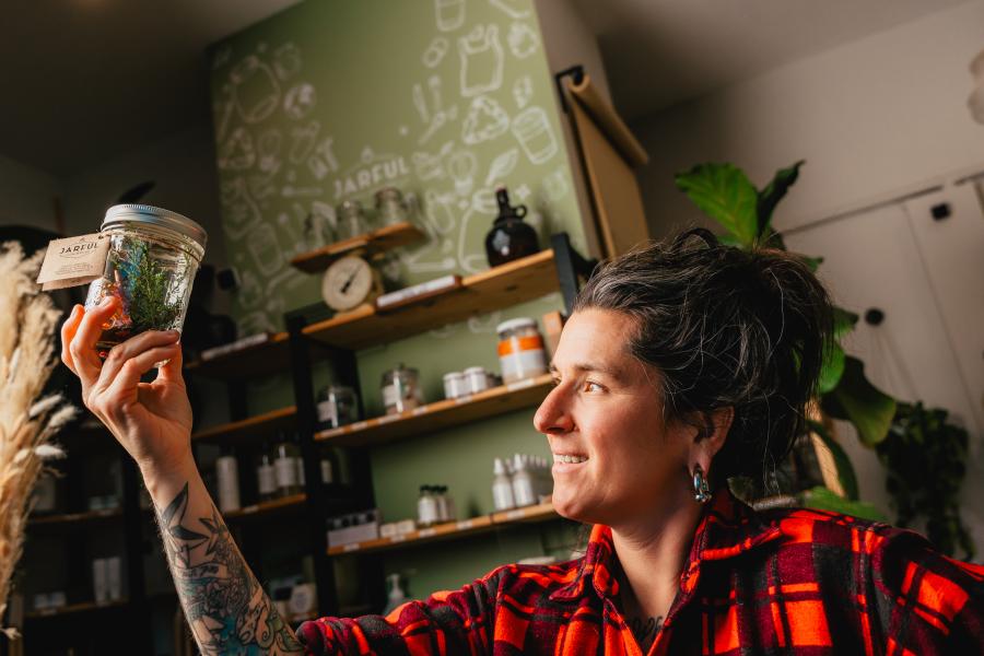 jarful refillery person shopping simmer pot jar