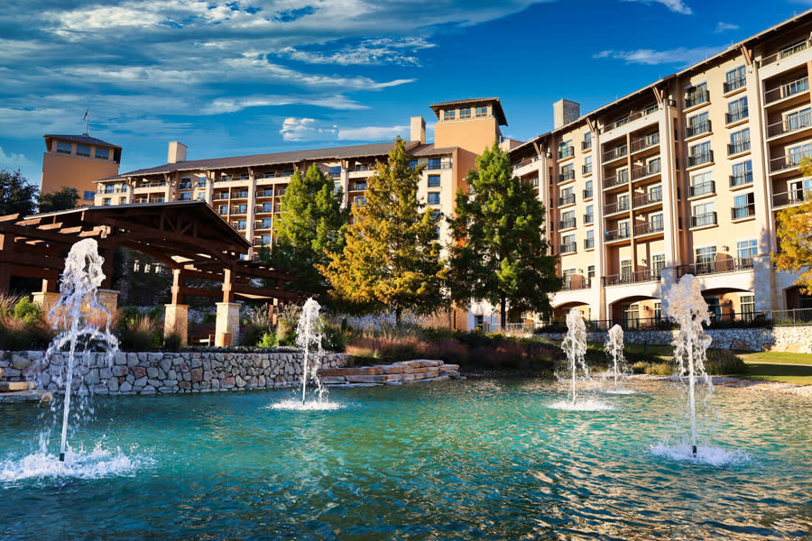 Exterior hotel with decoration fountains