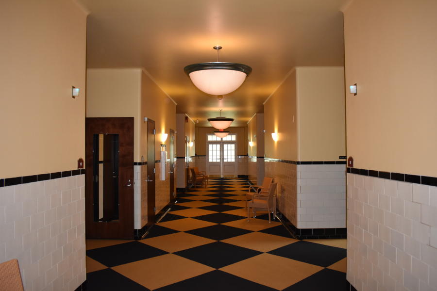 Empty hallway in the historiv Roosevelt Bath & Spa in Saratoga Springs NY