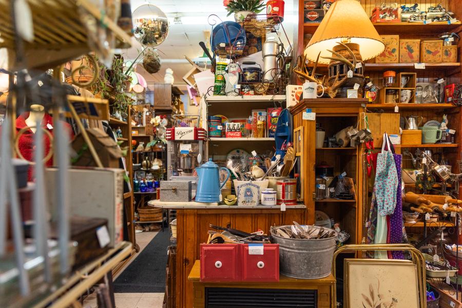 Black Cat Antiques & Such