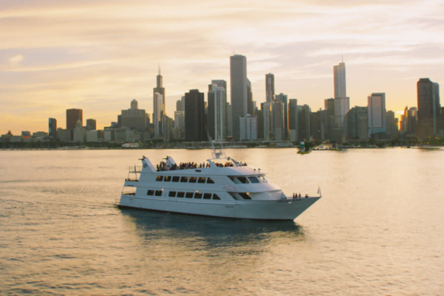 Chicago Elite Private Yacht Charter and Brunch Navy Pier