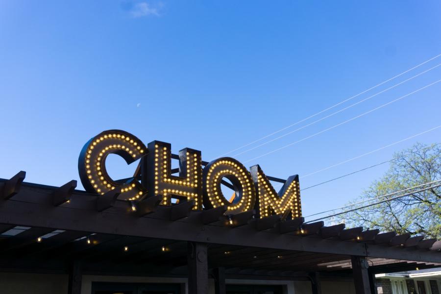 CHOM sign