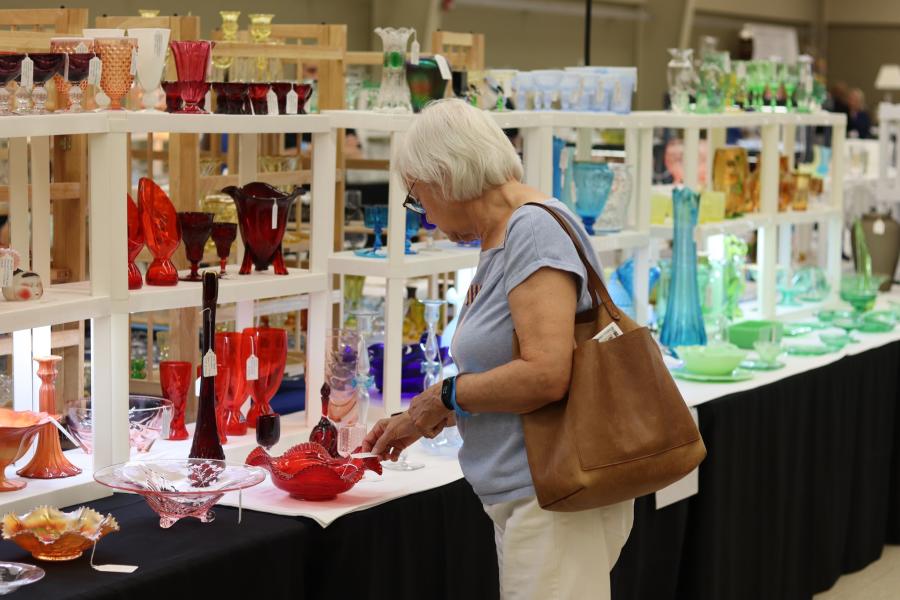Duncan & Miller Glass Show & Sale