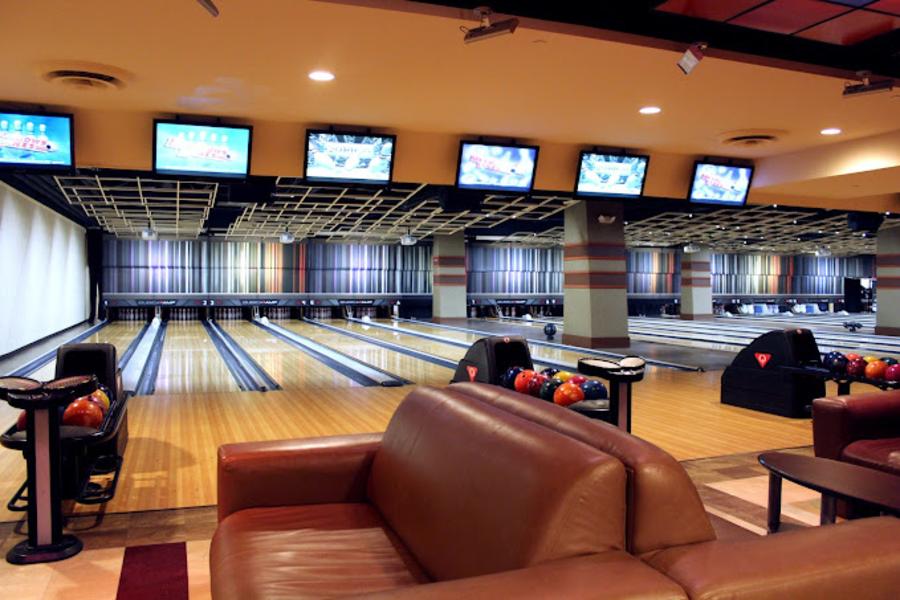 Hollywood Casino at the Meadows Bowling Alley