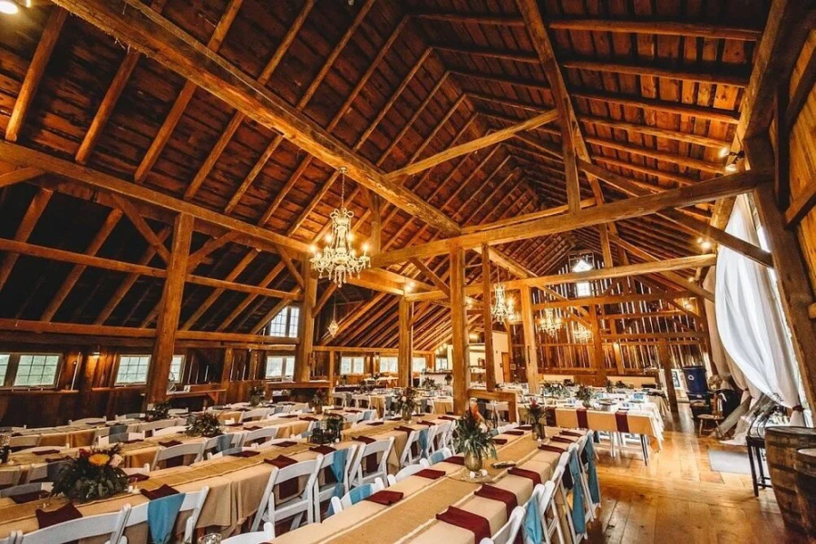 Wedding at Trillium Creek Barn
