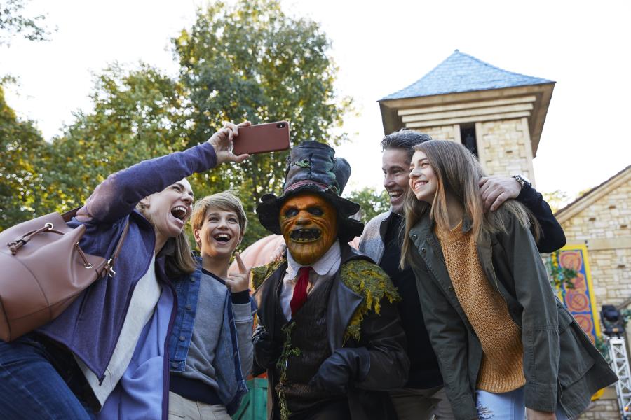 Busch Gardens - Howl-O-Scream - Family