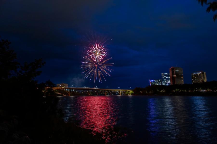 fireworks photo credit valleeviews-Instagram
