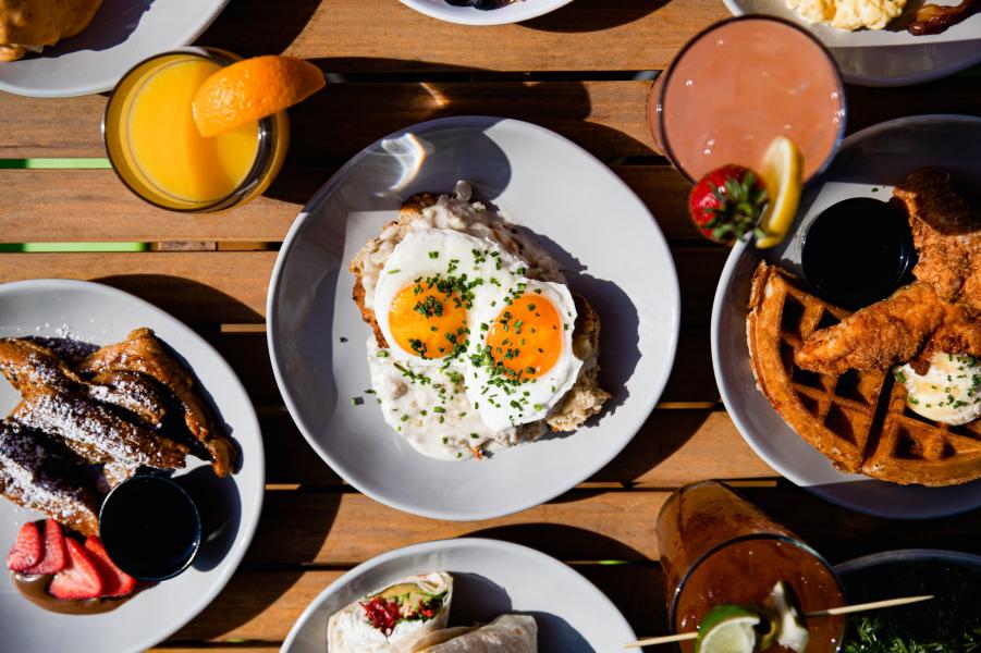 Chicken N Pickle Brunch