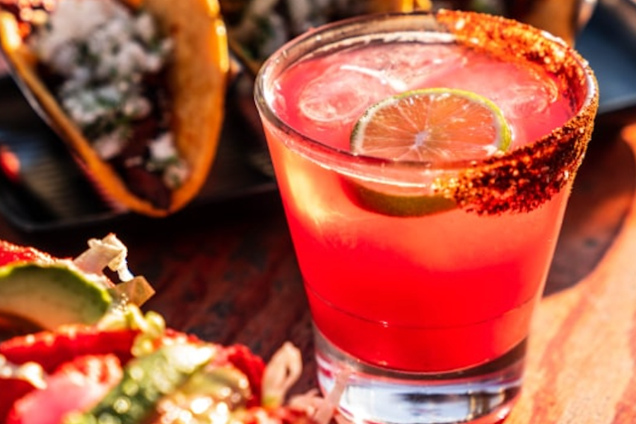 Cocktail & tacos